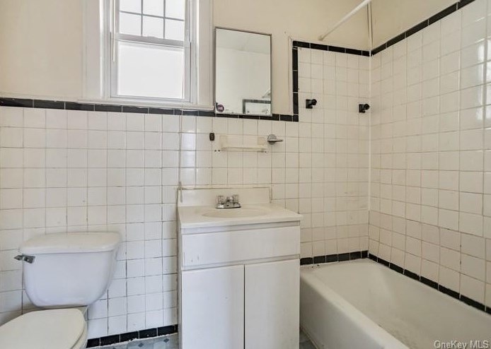 63 Hearst St, Yonkers NY 10703-1006 exterior