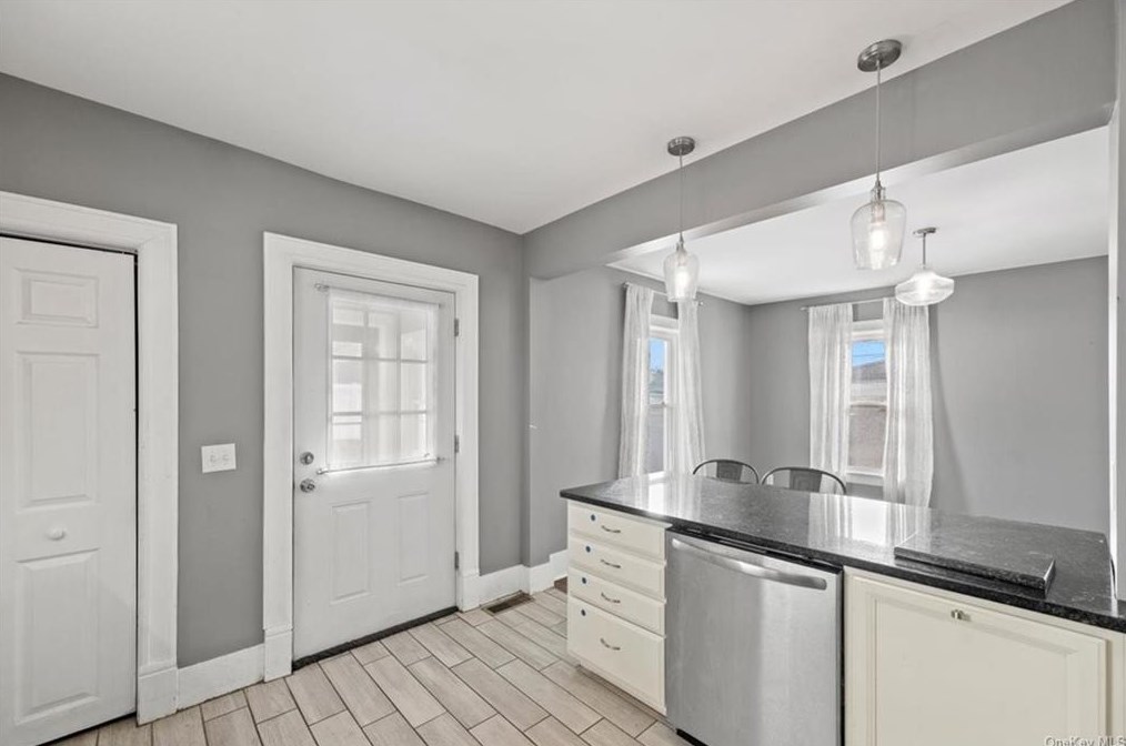 104 Prospect St, Newburgh NY  12550-4313 exterior