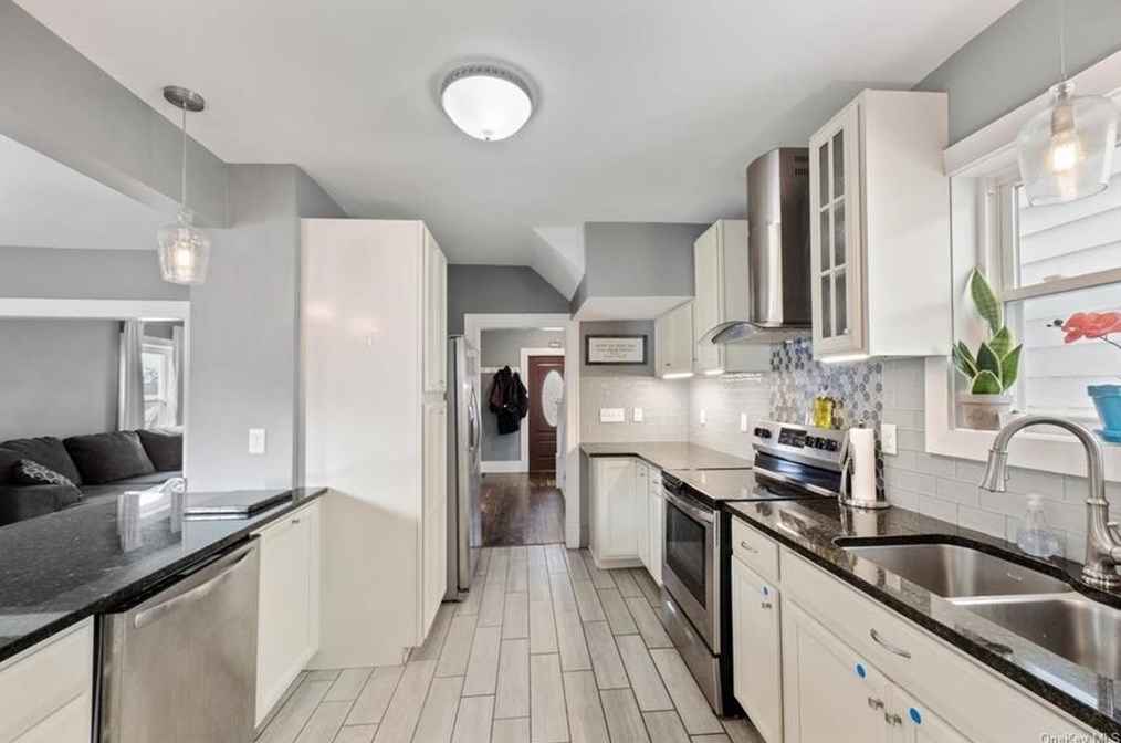 104 Prospect St, Newburgh NY  12550-4313 exterior