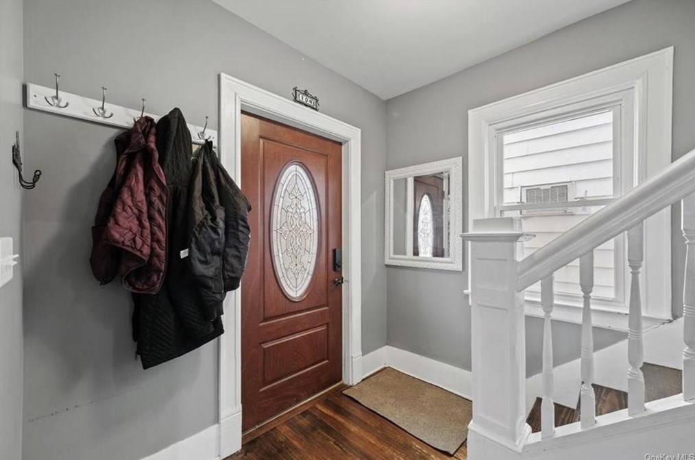 104 Prospect St, Newburgh NY  12550-4313 exterior