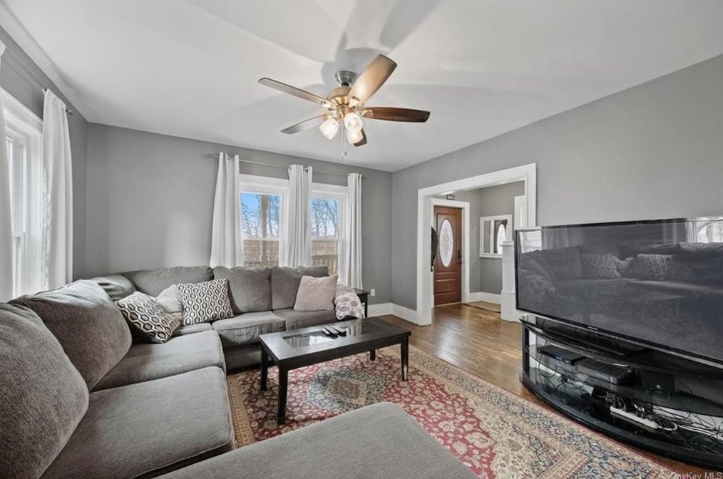 104 Prospect St, Newburgh NY  12550-4313 exterior