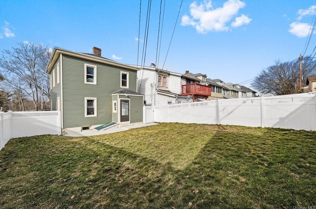 104 Prospect St, Newburgh NY  12550-4313 exterior