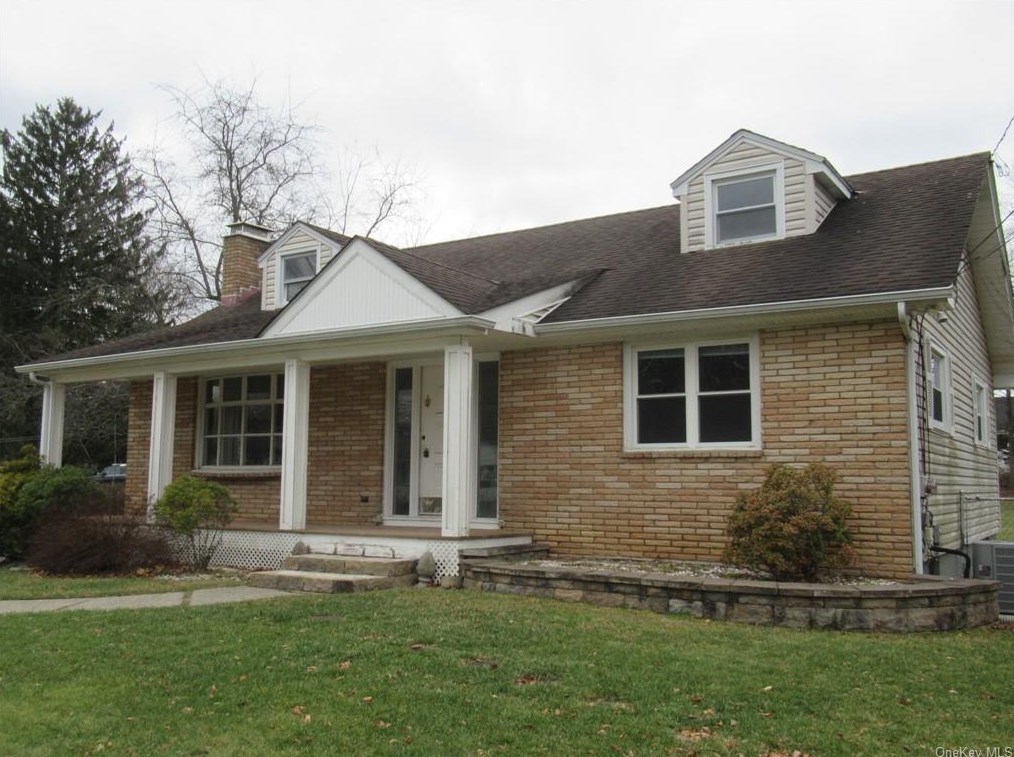 23 Thomas Ave, Poughkeepsie NY  12603-1518 exterior