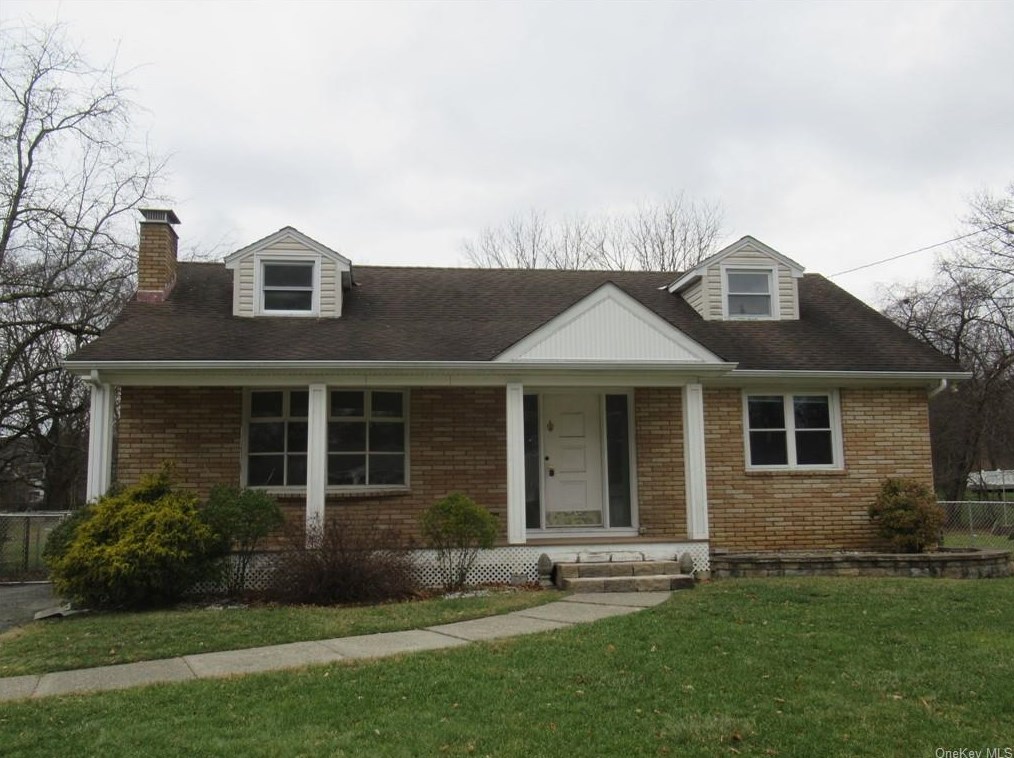 23 Thomas Ave, Poughkeepsie NY  12603-1518 exterior