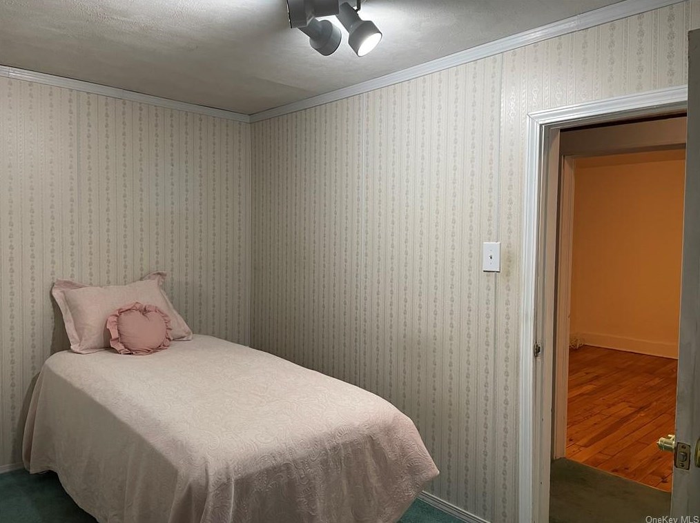 106 Dupont Ave, Newburgh NY  12550-4018 exterior