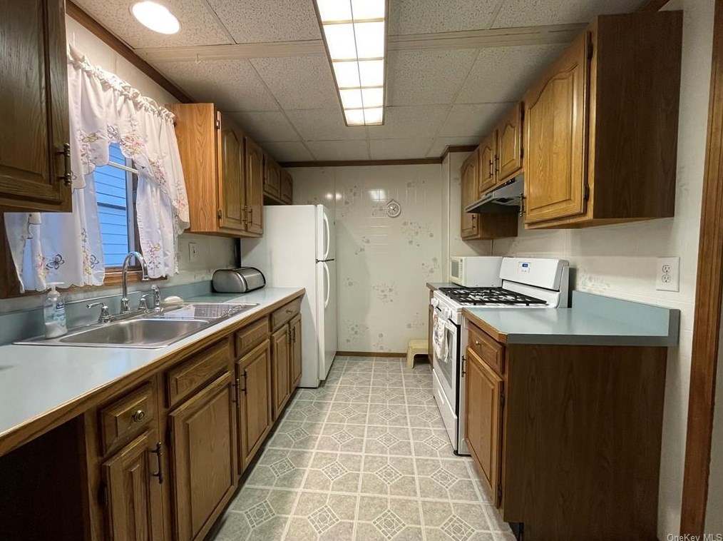 106 Dupont Ave, Newburgh NY  12550-4018 exterior