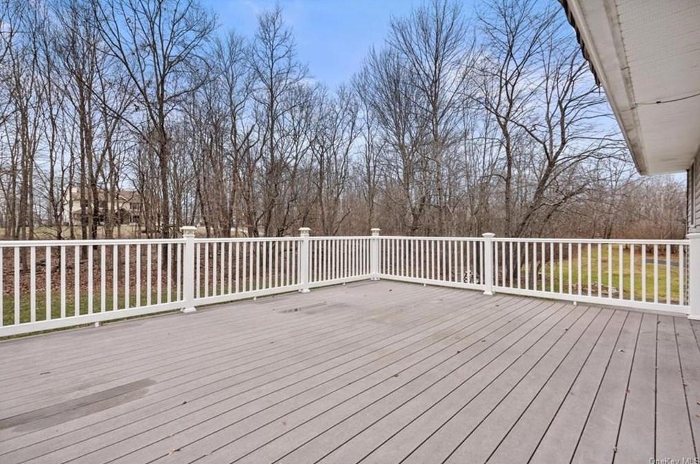 957 State Route 32, Wallkill NY  12589-4757 exterior