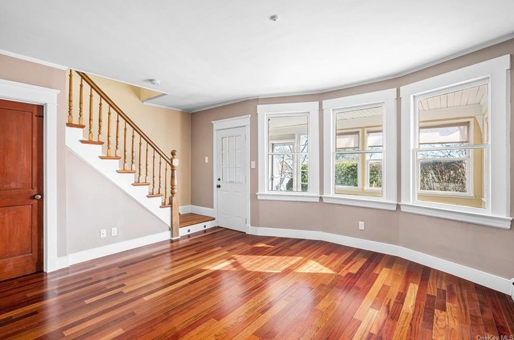 24 Plymouth Rd, Larchmont NY  10538-3217 exterior