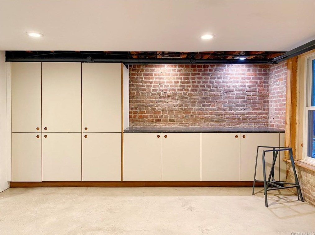 23 Farrington St, Newburgh NY  12550-4515 exterior