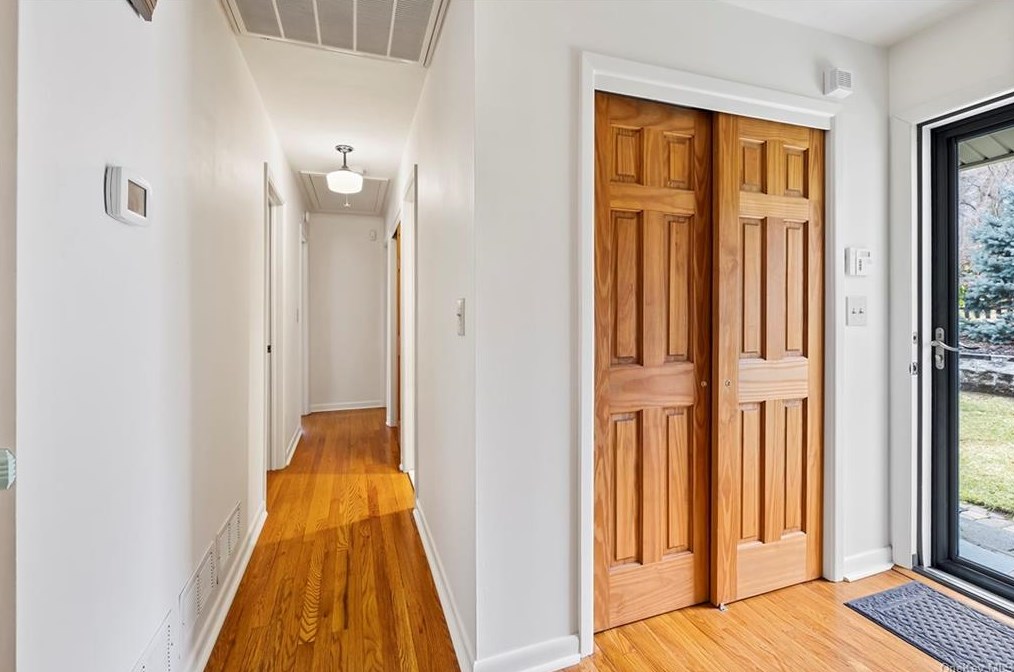 16 Lindbergh Ln, New City NY  10956-3110 exterior