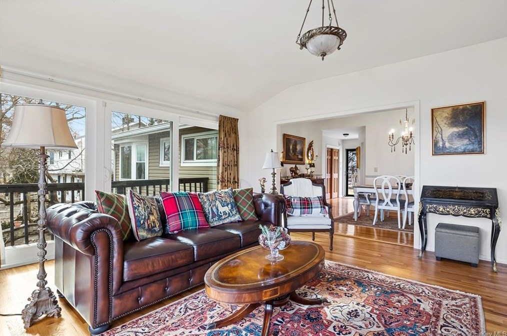 16 Lindbergh Ln, New City NY  10956-3110 exterior