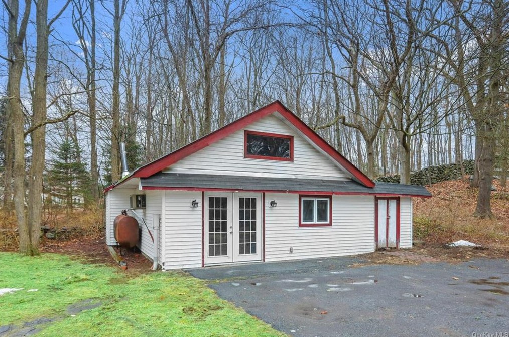163 Crane Rd, Kent Lakes NY  10512-4064 exterior