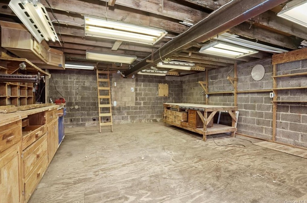 163 Crane Rd, Kent Lakes NY  10512-4064 exterior