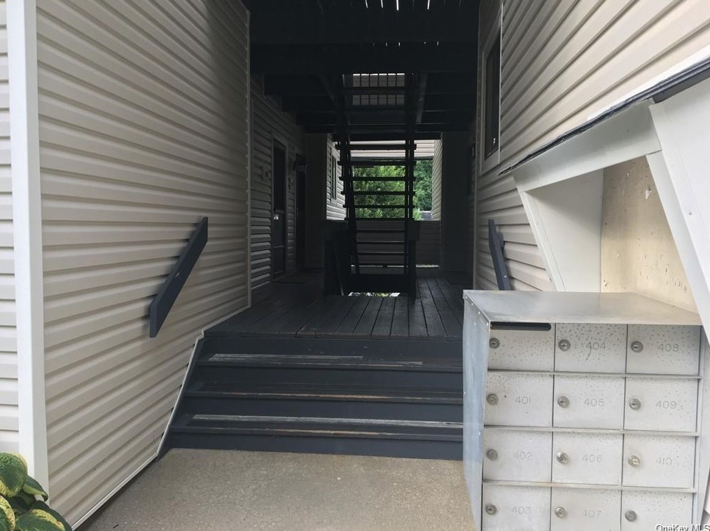 406 Drew Ln, Kent Lakes NY  10512-3749 exterior