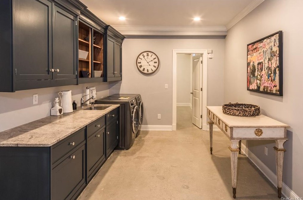 300 Grace Church St, Rye NY  10580-4202 exterior