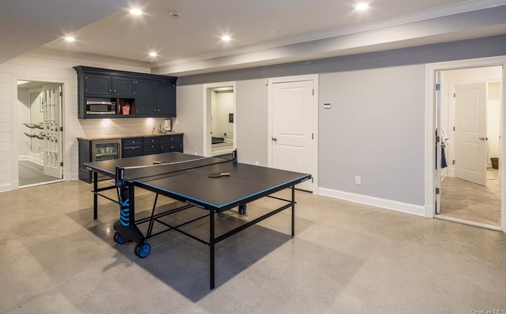 300 Grace Church St, Rye NY  10580-4202 exterior