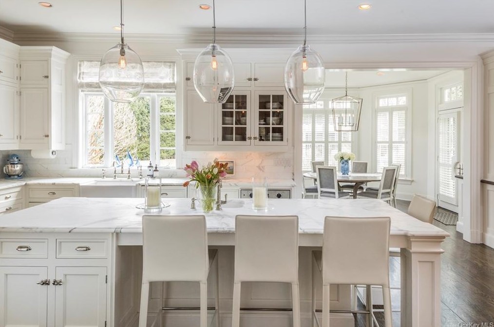 300 Grace Church St, Rye NY  10580-4202 exterior