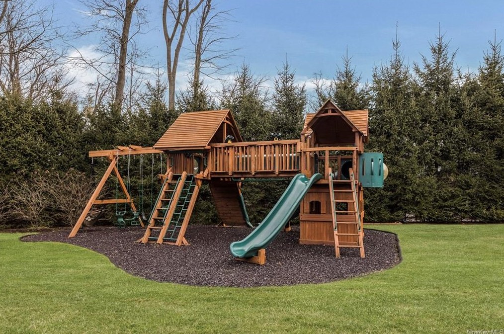 300 Grace Church St, Rye NY  10580-4202 exterior