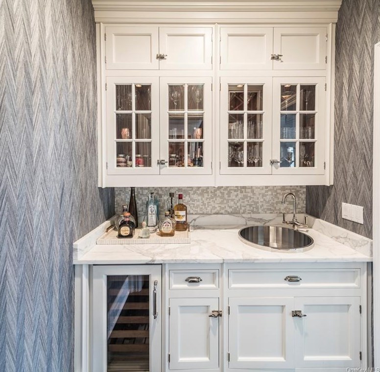 300 Grace Church St, Rye NY  10580-4202 exterior