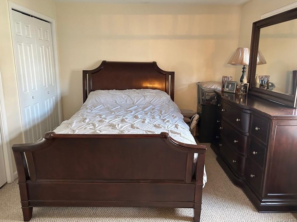 19 Zugibe Ct, West Haverstraw NY  10993-1242 exterior