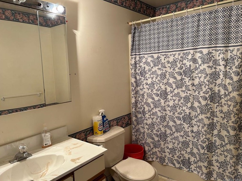 19 Zugibe Ct, West Haverstraw NY  10993-1242 exterior