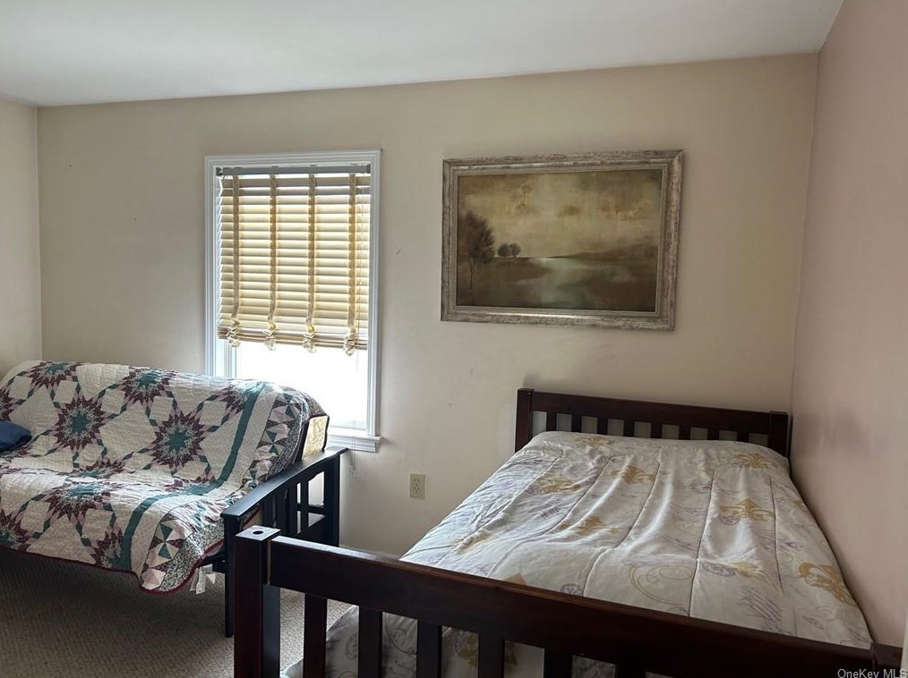 19 Zugibe Ct, West Haverstraw NY  10993-1242 exterior