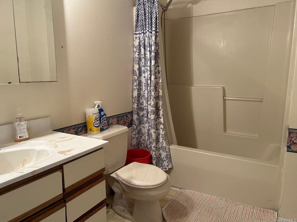 19 Zugibe Ct, West Haverstraw NY  10993-1242 exterior