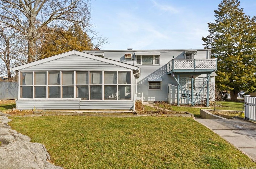 182 Ellsworth Ave, Harrison NY  10528-2015 exterior