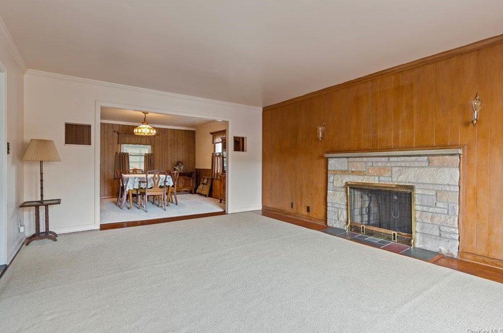 182 Ellsworth Ave, Harrison NY  10528-2015 exterior