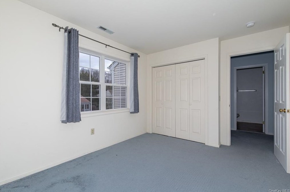 6 Rambling Brook Ln, Poughkeepsie NY  12601-5964 exterior