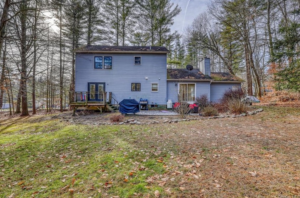 52 Valley View Rd, Bloomingburg NY  12721-5216 exterior