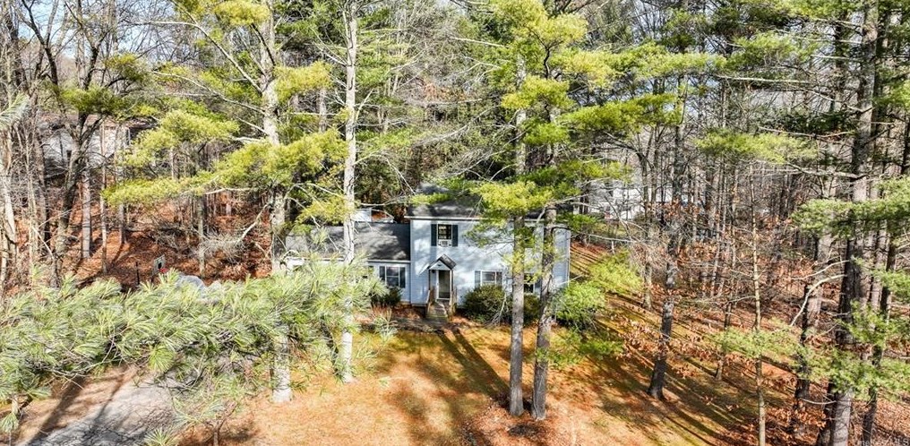 52 Valley View Rd, Bloomingburg NY  12721-5216 exterior