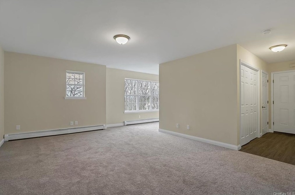 1 Bel Air Dr, Wallkill NY  exterior