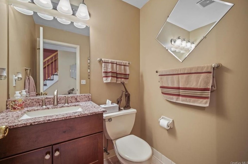 15 Spinnaker Ct, Monroe NY  10950-4479 exterior