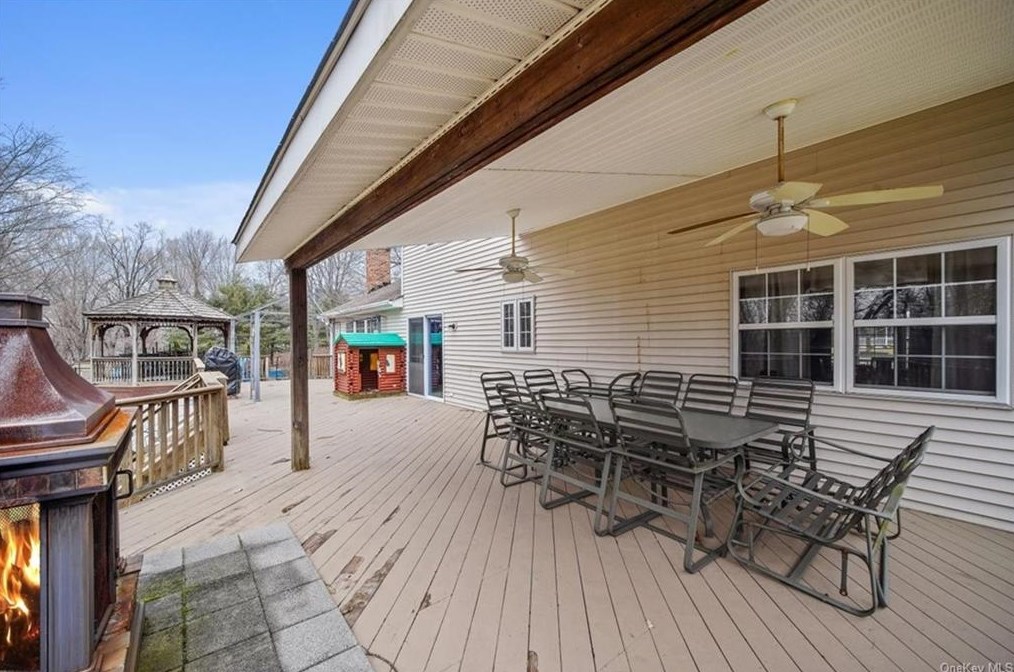 15 Spinnaker Ct, Monroe NY  10950-4479 exterior