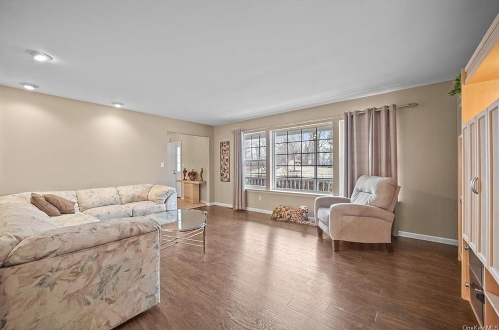 15 Spinnaker Ct, Monroe NY  10950-4479 exterior