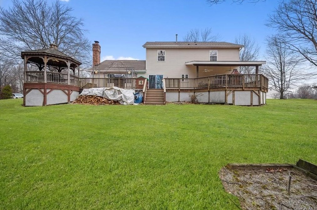 15 Spinnaker Ct, Monroe NY  10950-4479 exterior