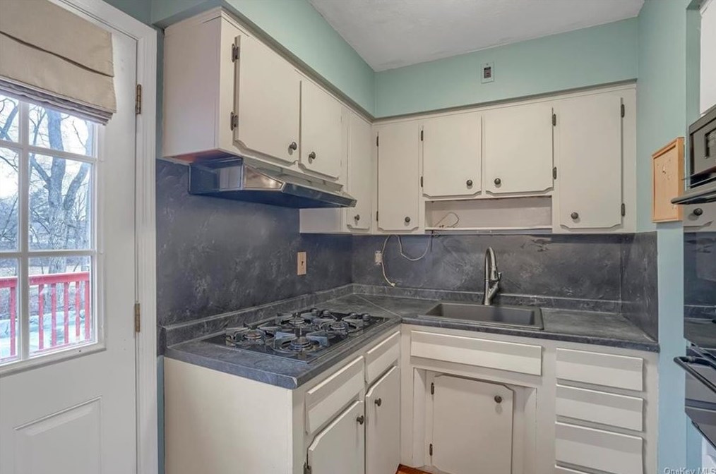 15 Dorothy Dr, Monroe NY  10950-4307 exterior