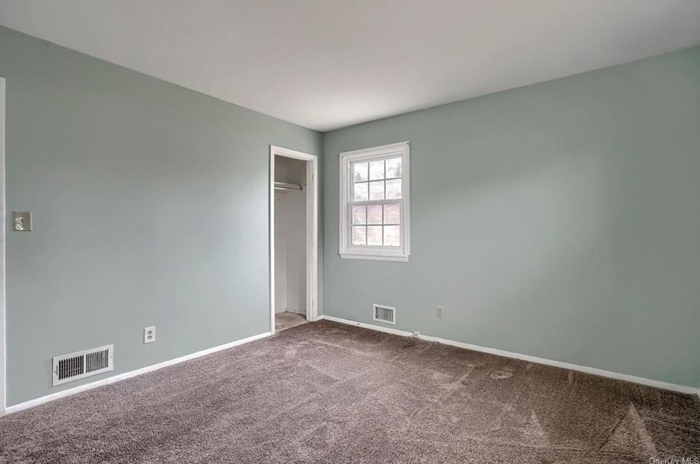 15 Dorothy Dr, Monroe NY  10950-4307 exterior