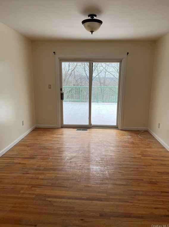83 Lester Dr, Tappan NY  10983-1242 exterior