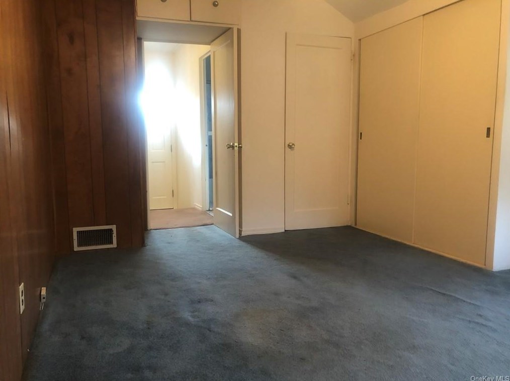 242 Concord Rd, Yonkers NY  10710-1823 exterior