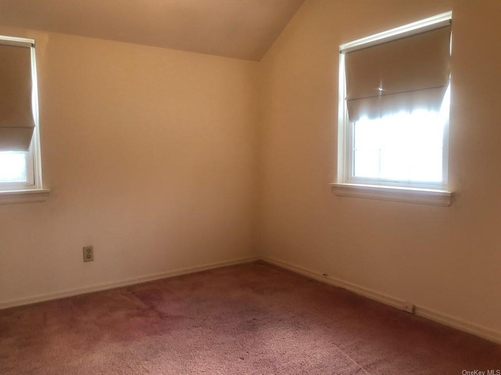 242 Concord Rd, Yonkers NY  10710-1823 exterior