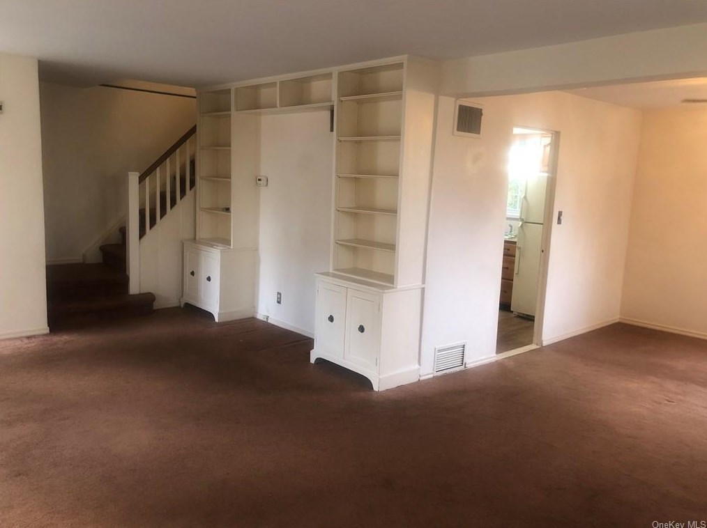 242 Concord Rd, Yonkers NY  10710-1823 exterior