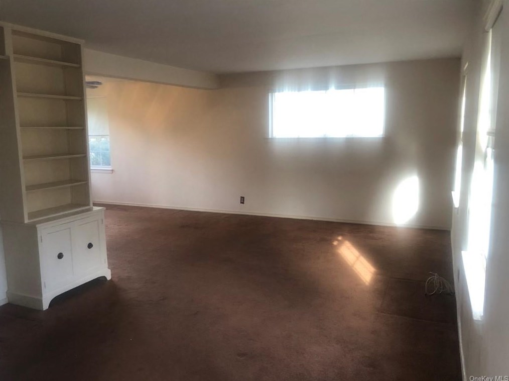 242 Concord Rd, Yonkers NY  10710-1823 exterior