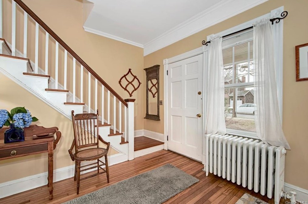 17 Van Wyck St, Croton On Hudson NY  10520-2525 exterior