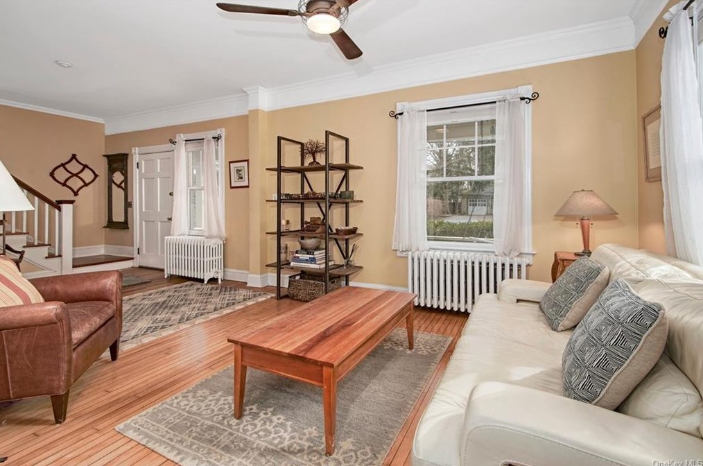 17 Van Wyck St, Croton On Hudson NY  10520-2525 exterior