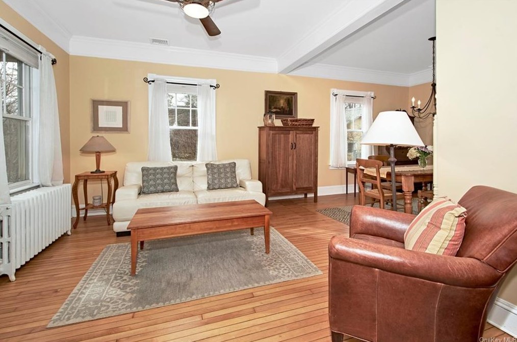 17 Van Wyck St, Croton On Hudson NY  10520-2525 exterior