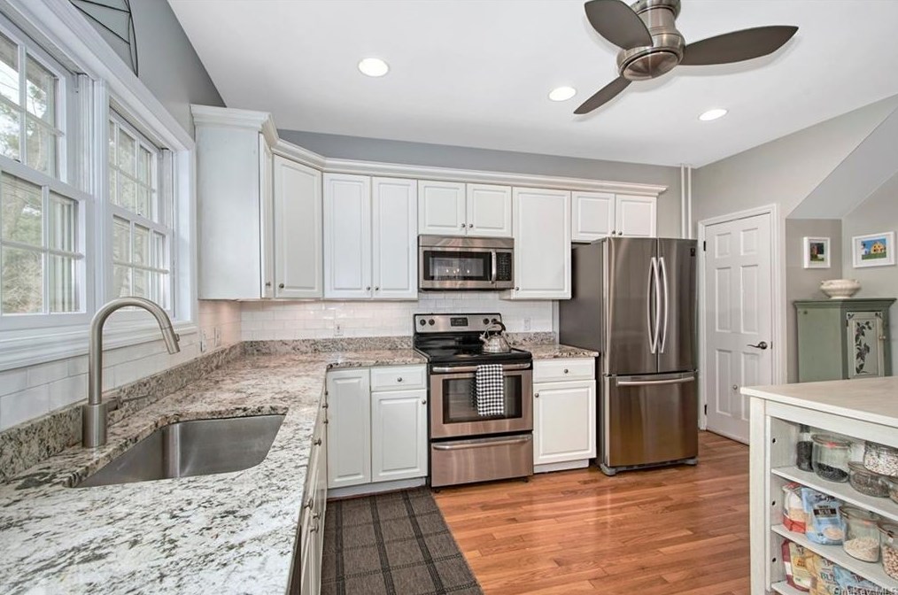 17 Van Wyck St, Croton On Hudson NY  10520-2525 exterior