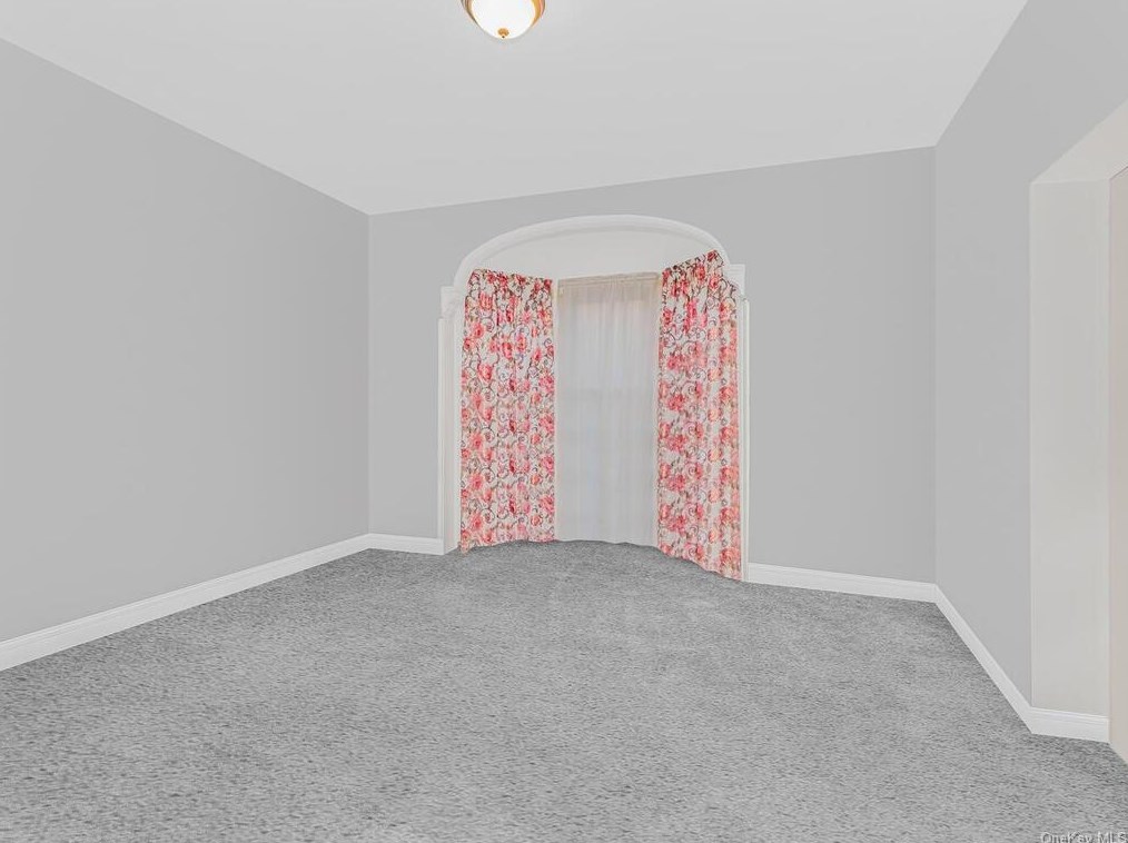 75 Chestnut St, Yonkers NY  10701-3407 exterior