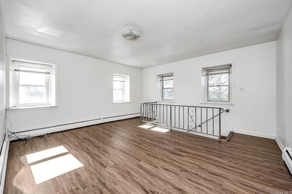 23 Highland Ave, Yonkers NY  10705-7620 exterior